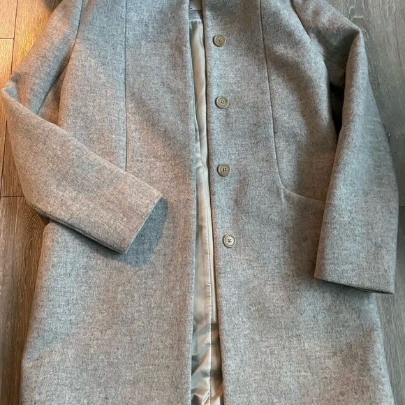 Aritzia Cocoon coat - Picture 2 of 3